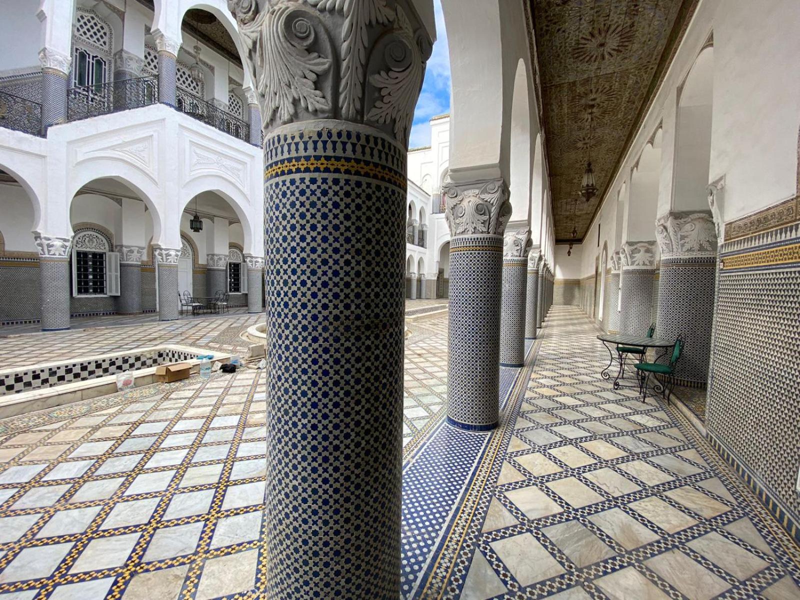 Youssef Fes Luaran gambar