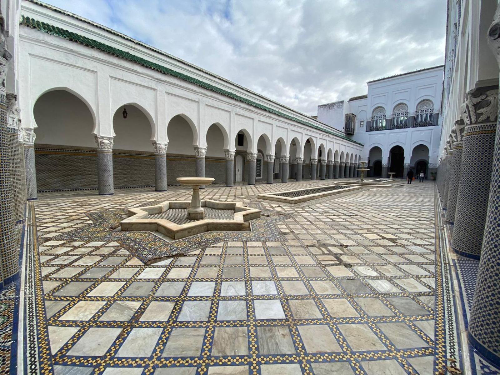Youssef Fes Luaran gambar